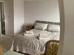 Host Stay Hunters Wood Court