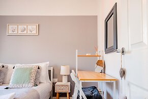 Host Stay Mercia House