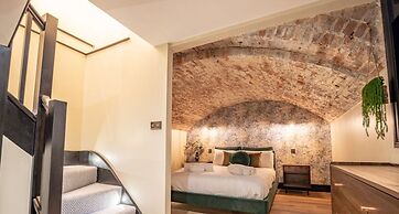 Host Stay Shaw Street Mews Basement