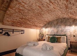 Host Stay Shaw Street Mews Basement