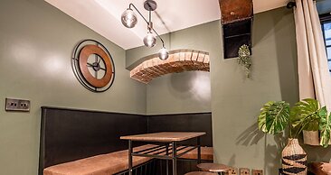 Host Stay Shaw Street Mews Basement