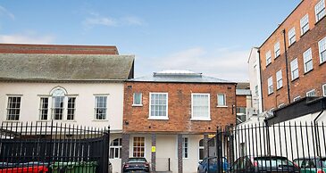 Host Stay Shaw Street Mews Basement