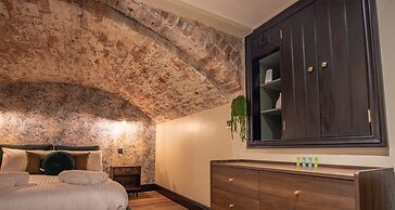 Host Stay Shaw Street Mews Basement