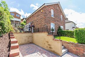 Host Stay Farningham Residence