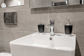 Host Stay Maple Court