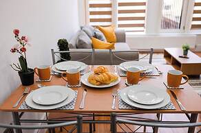 Host Stay Maple Court