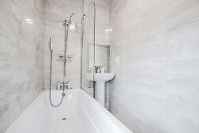 Host Stay Park Cliffe House