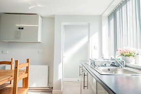 Host Stay Park Cliffe House