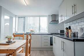 Host Stay Park Cliffe House