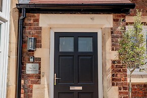 Host Stay The Old School House