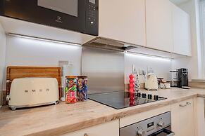 Host Stay The Old School House