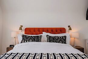 Host Stay The Old School House