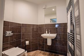 Host Stay The Old School House