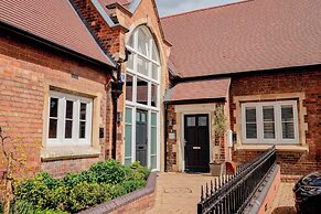 Host Stay The Old School House