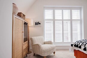 Host Stay The Old School House