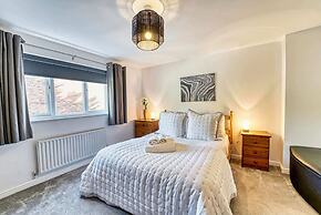 Host Stay Lion Court