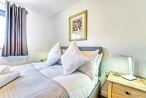 Host Stay Lion Court