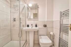 Host Stay Lion Court