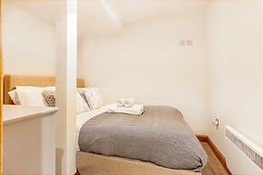 Host Stay Merchant House Basement