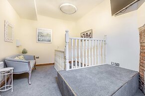 Host Stay Merchant House Basement