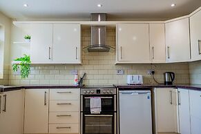 Host Stay Manfield Avenue