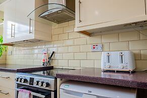 Host Stay Manfield Avenue