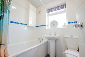 Host Stay Manfield Avenue