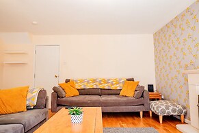 Host Stay Manfield Avenue