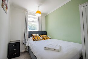 Host Stay Manfield Avenue