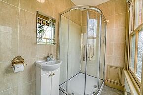 Host Stay Upper Tything Apartment