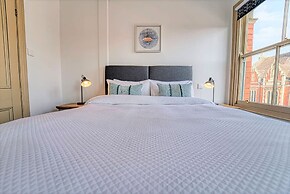 Host Stay Upper Tything Apartment