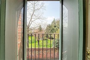 Host Stay Upper Tything Apartment