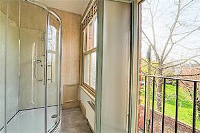 Host Stay Upper Tything Apartment