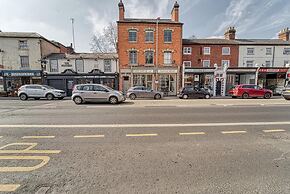 Host Stay Upper Tything Apartment