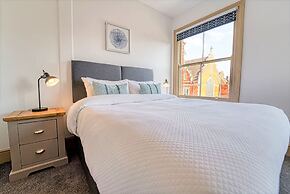 Host Stay Upper Tything Apartment