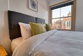 Host Stay Upper Tything Apartment