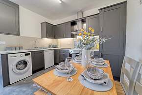 Host Stay Upper Tything Apartment