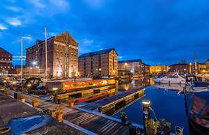Host Stay Priory Docks Apartment