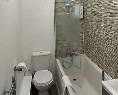 Host Stay Priory Docks Apartment