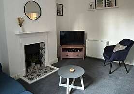 Host Stay Priory Docks Apartment