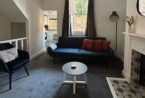 Host Stay Priory Docks Apartment