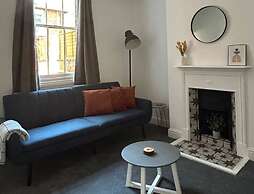 Host Stay Priory Docks Apartment