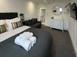Host Stay Eign Street Suite