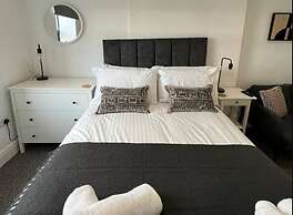 Host Stay Eign Street Dwelling