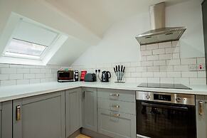 Host Stay Foley Abode