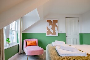 Host Stay Foley Abode