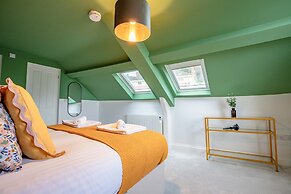 Host Stay Foley Abode