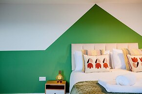 Host Stay Foley Abode