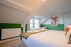 Host Stay Foley Abode