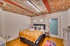 Host Stay The Basement on the Tything